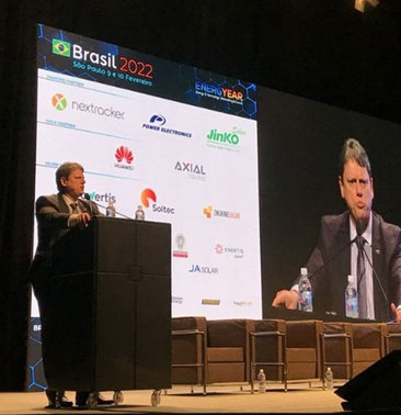 Solar e parte da solucao para o evitar novas crises hidricas avalia ministro